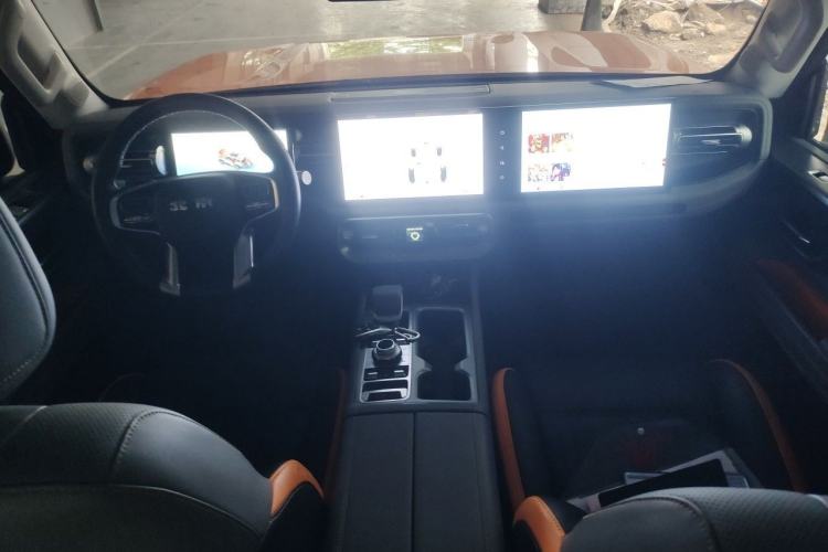 Used BAIC Off-Road BJ40 2024 2.0T All-New Urban Hunter Edition Ultimate Version Center Console