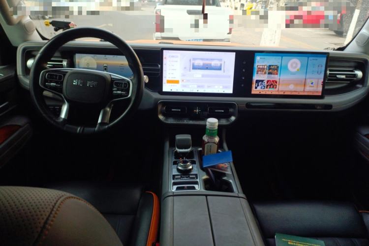 Used BAIC Off-Road BJ40 2024 2.0T All-New Urban Hunter Edition Chivalrous Style Center Console