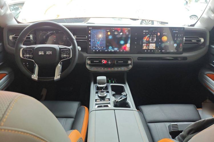Used BAIC Off-Road BJ40 2024 2.0T All-New Urban Hunter Edition Chivalrous Style Center Console