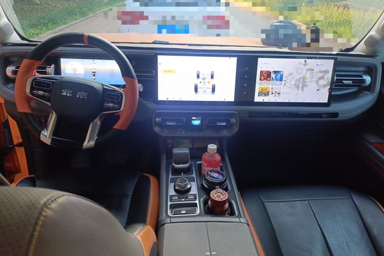 Used BAIC Off-Road BJ40 2024 2.0T All-New Urban Hunter Edition Chivalrous Style Center Console