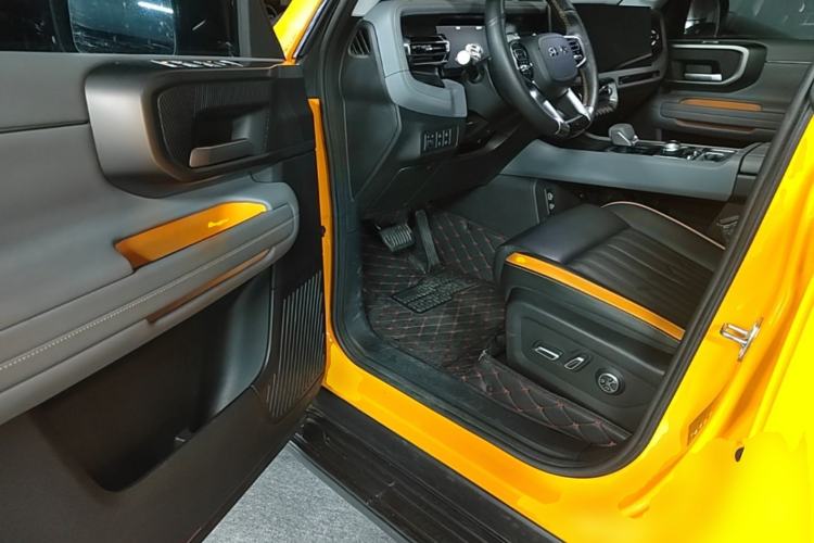 Used BAIC Off-Road BJ40 2024 2.0T All-New Urban Hunter Edition Chivalrous Style Driver Seat