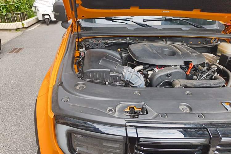 Used BAIC Off-Road BJ40 2024 2.0T All-New Urban Hunter Edition Ultimate Version Engine Bay Right
