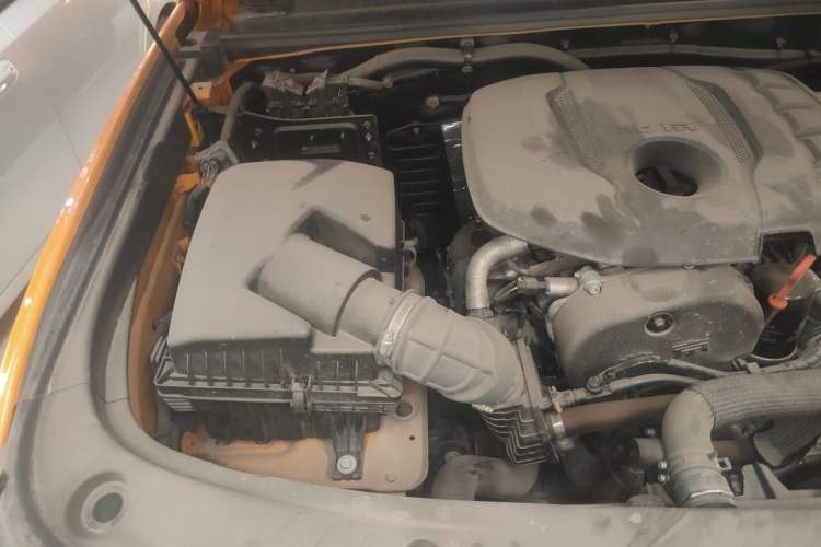 Used BAIC Off-Road BJ40 2024 2.0T All-New Urban Hunter Edition Chivalrous Style Engine Bay Right