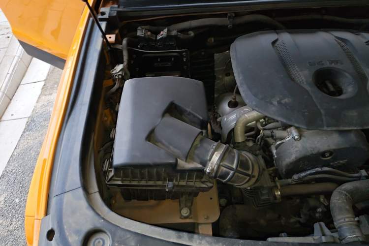 Used BAIC Off-Road BJ40 2024 2.0T All-New Urban Hunter Edition Chivalrous Style Engine Bay Right