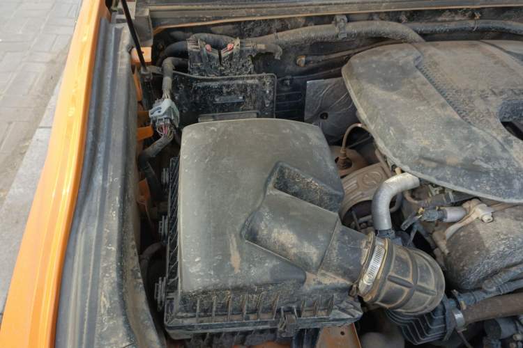 Used BAIC Off-Road BJ40 2024 2.0T All-New Urban Hunter Edition Chivalrous Style Engine Bay Right