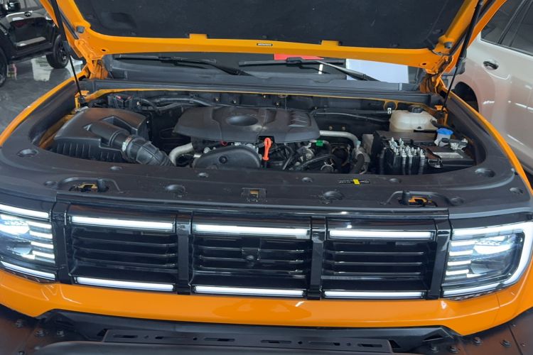 Used BAIC Off-Road BJ40 2024 2.0T All-New Urban Hunter Edition Ultimate Version Engine Bay