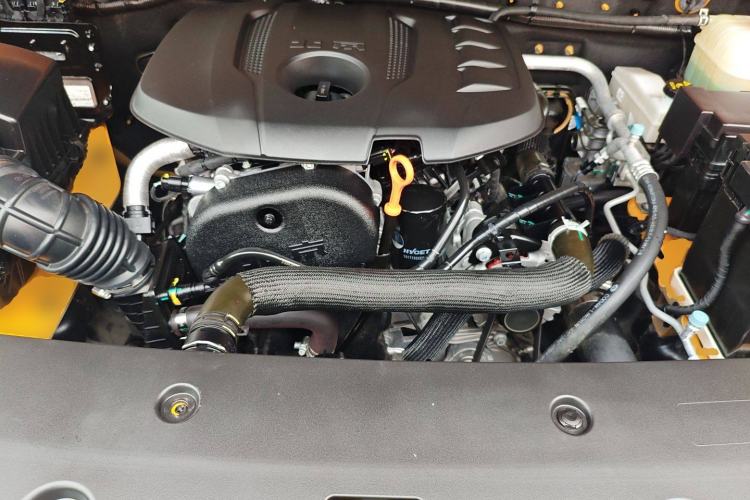 Used BAIC Off-Road BJ40 2024 2.0T All-New Urban Hunter Edition Chivalrous Style Engine Bay