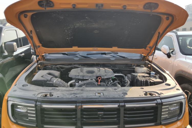 Used BAIC Off-Road BJ40 2024 2.0T All-New Urban Hunter Edition Ultimate Version Engine Bay
