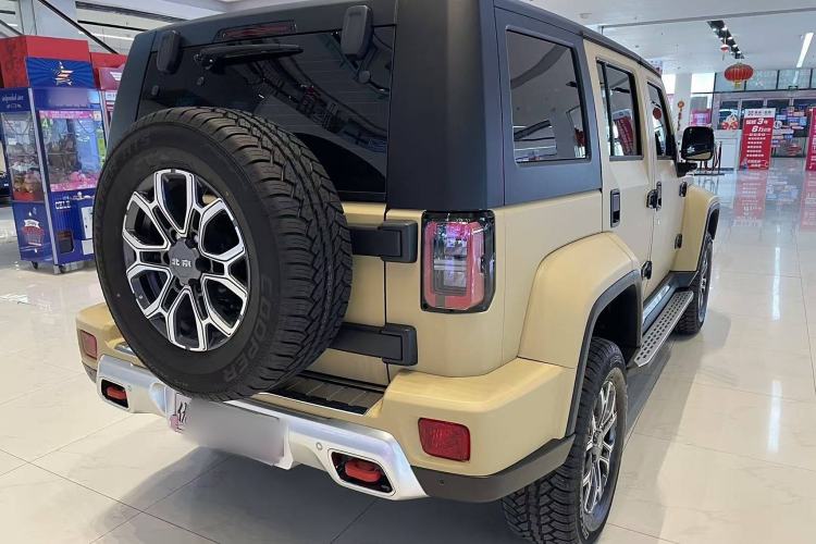 Used BAIC Off-Road BJ40 2024 2.0T Urban Hunter Honor Edition Exterior 4