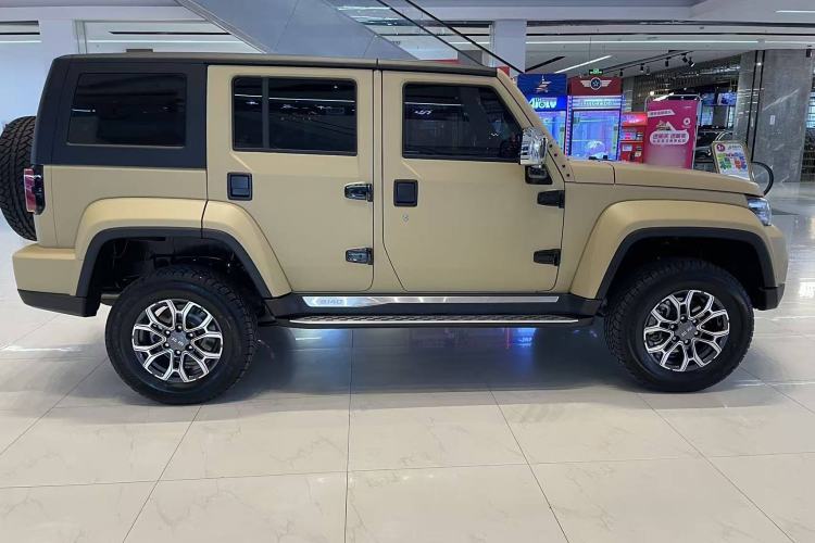Used BAIC Off-Road BJ40 2024 2.0T Urban Hunter Honor Edition Exterior 5