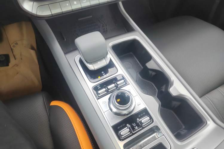 Used BAIC Off-Road BJ40 2024 2.0T All-New Urban Hunter Edition Ultimate Version Gear Lever