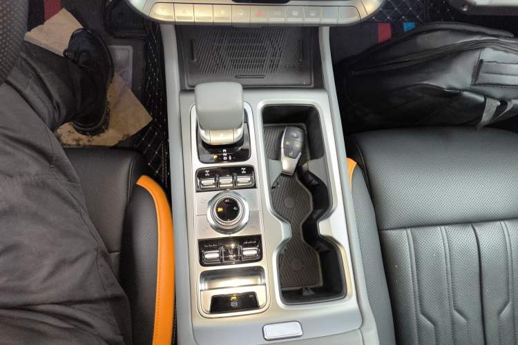 Used BAIC Off-Road BJ40 2024 2.0T All-New Urban Hunter Edition Ultimate Version Gear Lever