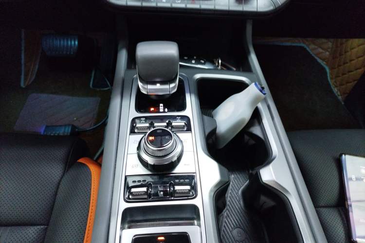 Used BAIC Off-Road BJ40 2024 2.0T All-New Urban Hunter Edition Ultimate Version Gear Lever