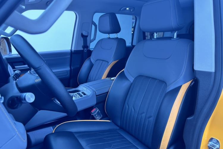 Used BAIC Off-Road BJ40 2024 2.0T All-New Urban Hunter Edition Chivalrous Style Interior 11