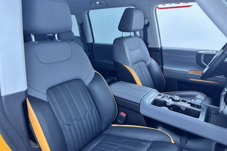 Used BAIC Off-Road BJ40 2024 2.0T All-New Urban Hunter Edition Chivalrous Style Interior 12