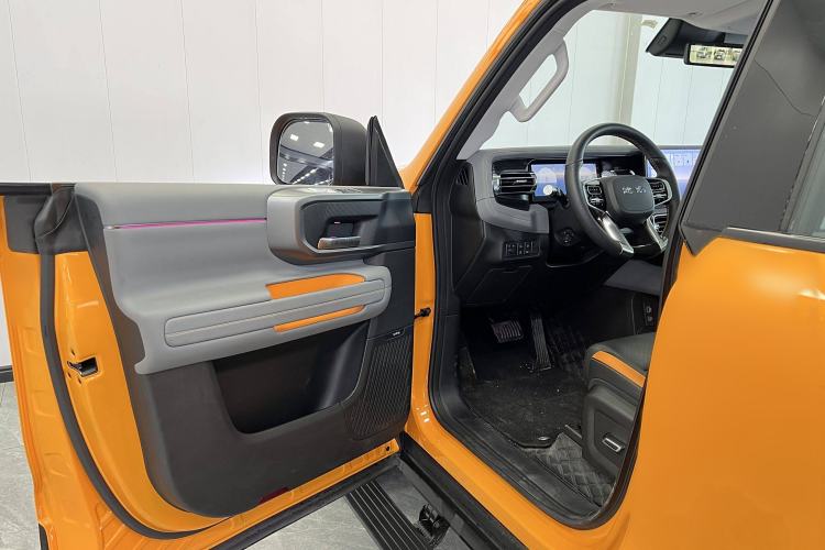 Used BAIC Off-Road BJ40 2024 2.0T All-New Urban Hunter Edition Chivalrous Style Interior 12