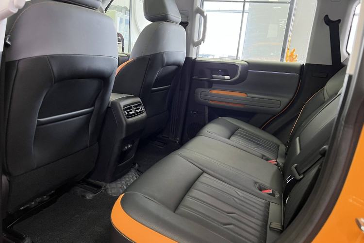 Used BAIC Off-Road BJ40 2024 2.0T All-New Urban Hunter Edition Chivalrous Style Interior 13