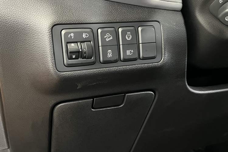 Used BAIC Off-Road BJ40 2024 2.0T All-New Urban Hunter Edition Chivalrous Style Interior 14