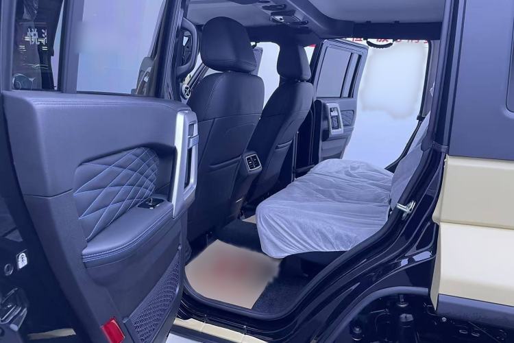 Used BAIC Off-Road BJ40 2024 2.0T Urban Hunter Honor Edition Interior 2