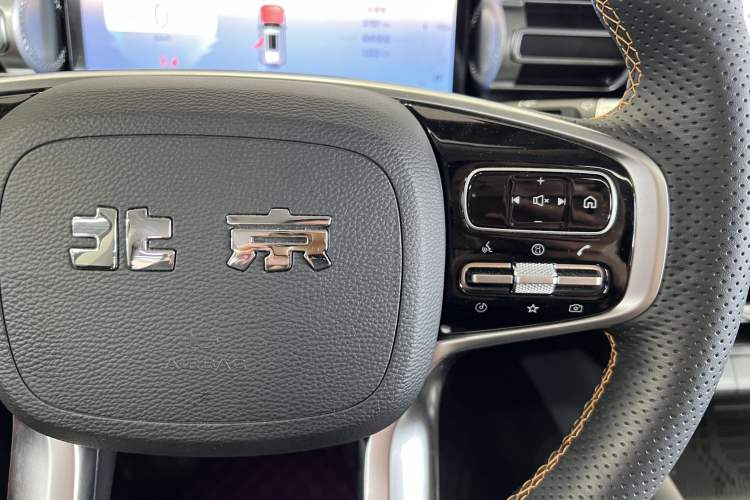 Used BAIC Off-Road BJ40 2024 2.0T All-New Urban Hunter Edition Chivalrous Style Interior 2