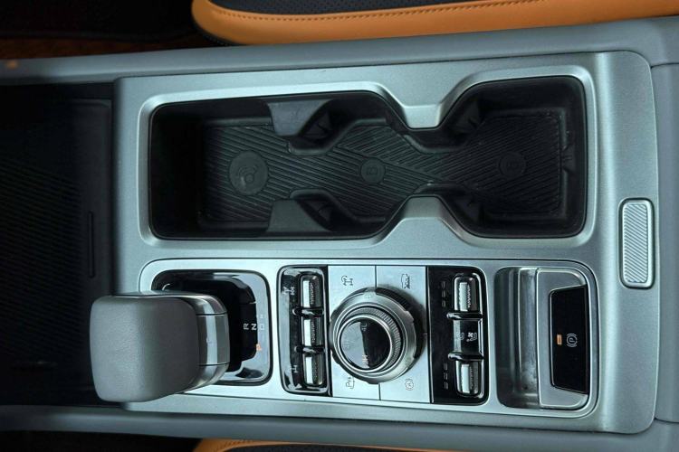 Used BAIC Off-Road BJ40 2024 2.0T All-New Urban Hunter Edition Ultimate Version Interior 3