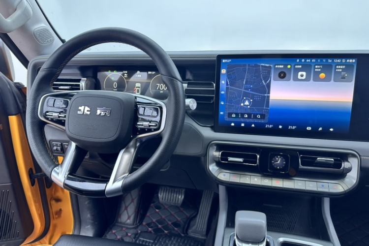 Used BAIC Off-Road BJ40 2024 2.0T All-New Urban Hunter Edition Chivalrous Style Interior 3