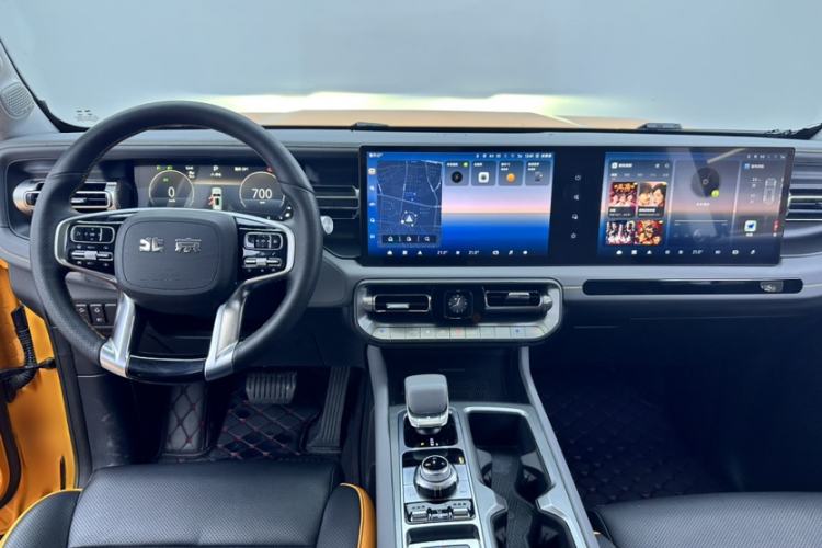 Used BAIC Off-Road BJ40 2024 2.0T All-New Urban Hunter Edition Chivalrous Style Interior 4
