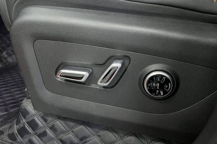 Used BAIC Off-Road BJ40 2024 2.0T All-New Urban Hunter Edition Chivalrous Style Interior 7