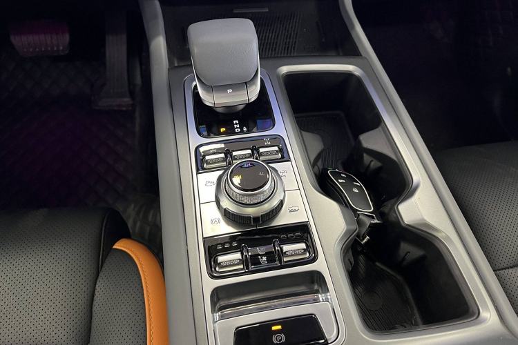 Used BAIC Off-Road BJ40 2024 2.0T All-New Urban Hunter Edition Chivalrous Style Interior 8