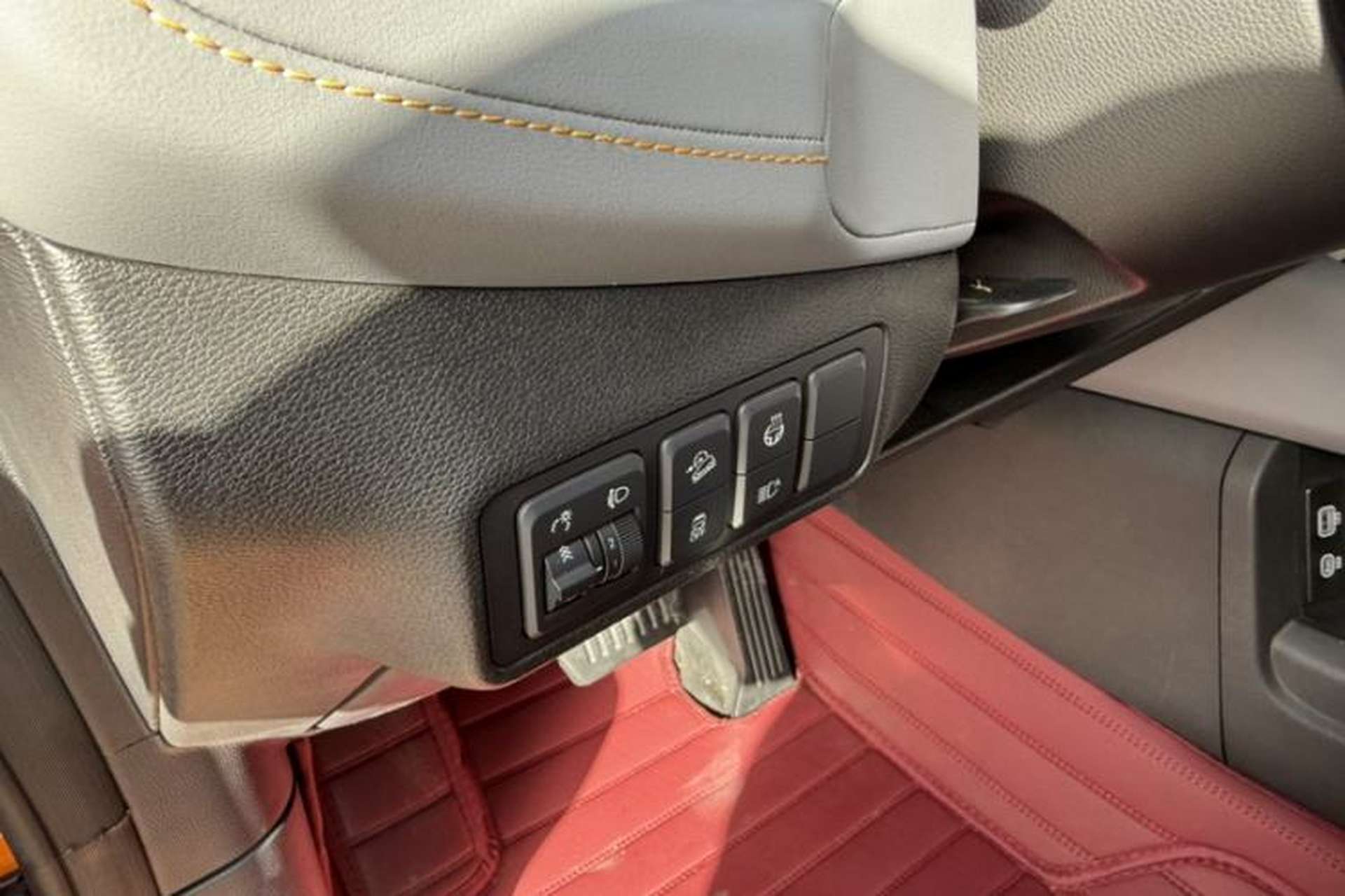 Used BAIC Off-Road BJ40 2024 2.0T All-New Urban Hunter Edition Chivalrous Style Interior 9