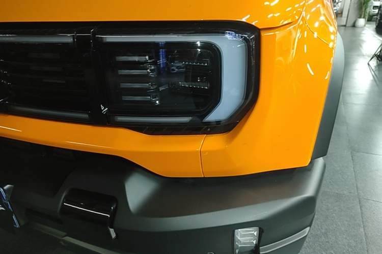 Used BAIC Off-Road BJ40 2024 2.0T All-New Urban Hunter Edition Chivalrous Style Left Front Headlight