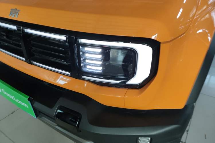 Used BAIC Off-Road BJ40 2024 2.0T All-New Urban Hunter Edition Chivalrous Style Left Front Headlight