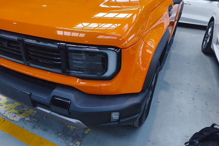 Used BAIC Off-Road BJ40 2024 2.0T All-New Urban Hunter Edition Chivalrous Style Left Front Headlight