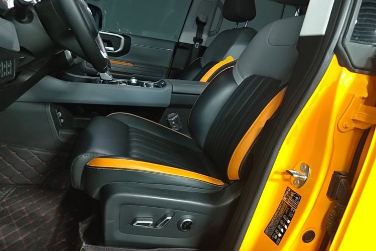 Used BAIC Off-Road BJ40 2024 2.0T All-New Urban Hunter Edition Chivalrous Style Left Front Seat