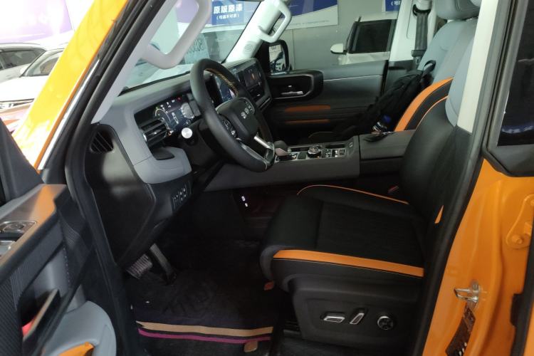Used BAIC Off-Road BJ40 2024 2.0T All-New Urban Hunter Edition Chivalrous Style Left Front Seat