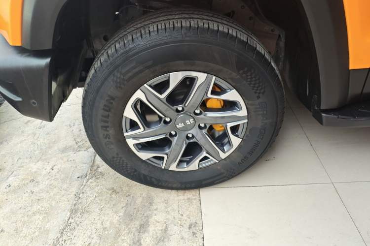 Used BAIC Off-Road BJ40 2024 2.0T All-New Urban Hunter Edition Chivalrous Style Left Front Wheel Hub
