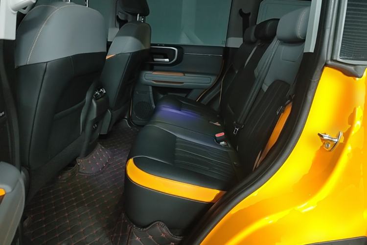 Used BAIC Off-Road BJ40 2024 2.0T All-New Urban Hunter Edition Chivalrous Style Left Rear Seat