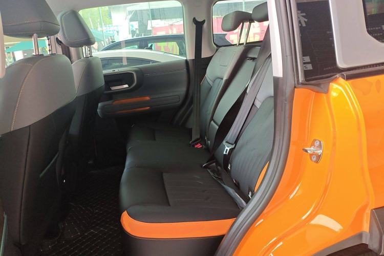 Used BAIC Off-Road BJ40 2024 2.0T All-New Urban Hunter Edition Chivalrous Style Left Rear Seat