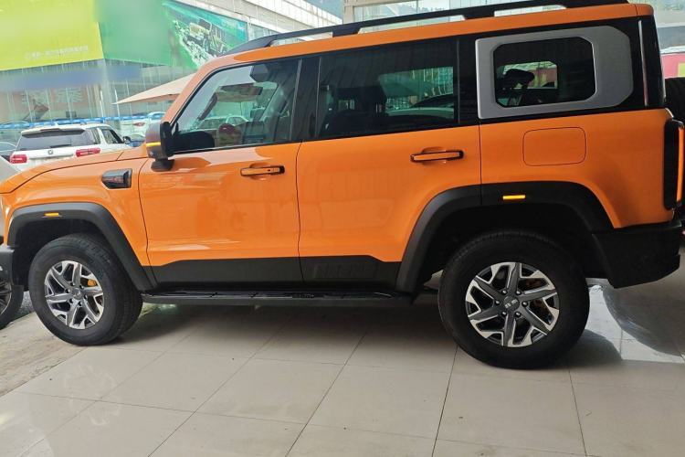 Used BAIC Off-Road BJ40 2024 2.0T All-New Urban Hunter Edition Chivalrous Style Left Side