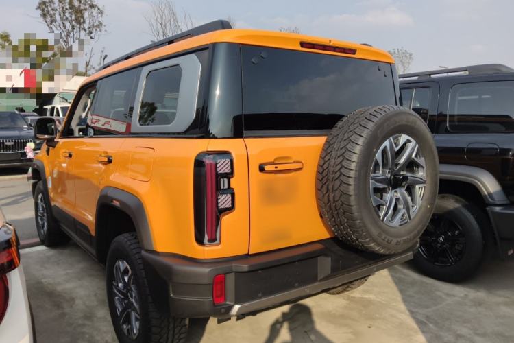 Used BAIC Off-Road BJ40 2024 2.0T All-New Urban Hunter Edition Ultimate Version Left Side