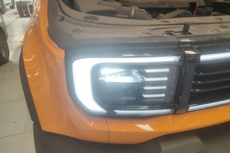 Used BAIC Off-Road BJ40 2024 2.0T All-New Urban Hunter Edition Chivalrous Style Right Front Headlight
