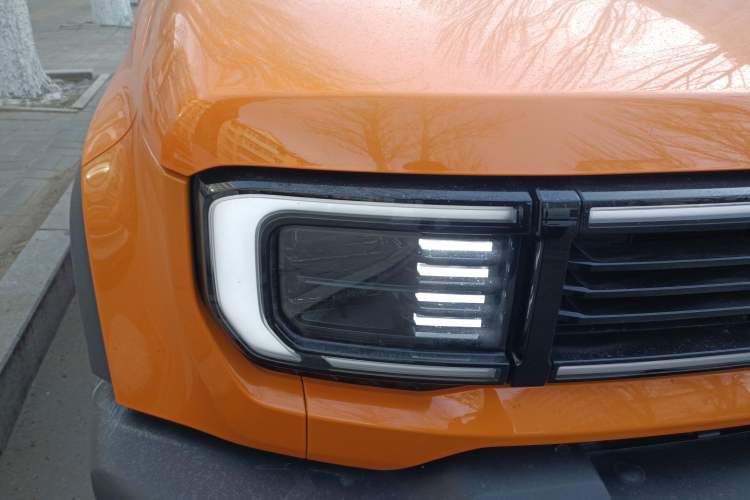 Used BAIC Off-Road BJ40 2024 2.0T All-New Urban Hunter Edition Chivalrous Style Right Front Headlight