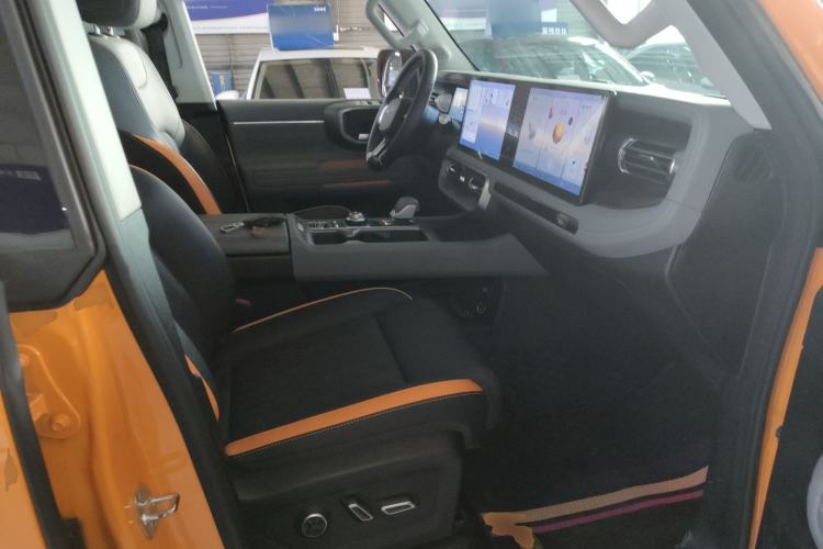 Used BAIC Off-Road BJ40 2024 2.0T All-New Urban Hunter Edition Chivalrous Style Right Front Seat