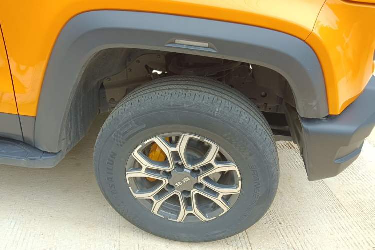 Used BAIC Off-Road BJ40 2024 2.0T All-New Urban Hunter Edition Pioneer Type Right Front Wheel Hub