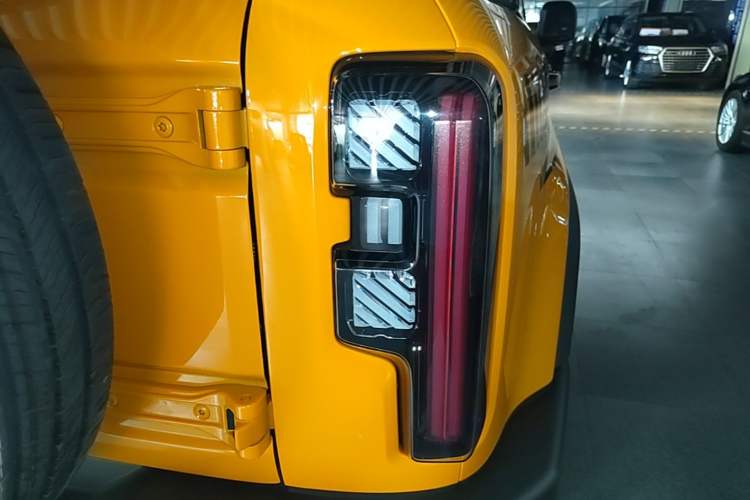 Used BAIC Off-Road BJ40 2024 2.0T All-New Urban Hunter Edition Chivalrous Style Right Rear Taillight