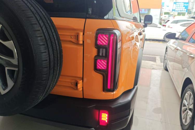 Used BAIC Off-Road BJ40 2024 2.0T All-New Urban Hunter Edition Chivalrous Style Right Rear Taillight