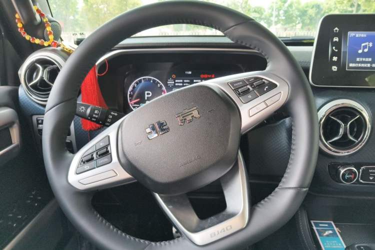 Used BAIC Off-Road BJ40 2024 2.0T Urban Hunter Honor Edition Steering Wheel