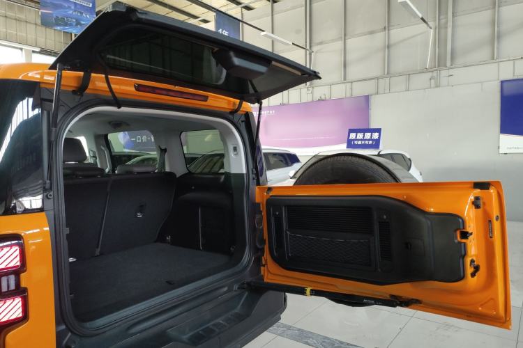 Used BAIC Off-Road BJ40 2024 2.0T All-New Urban Hunter Edition Chivalrous Style Trunk