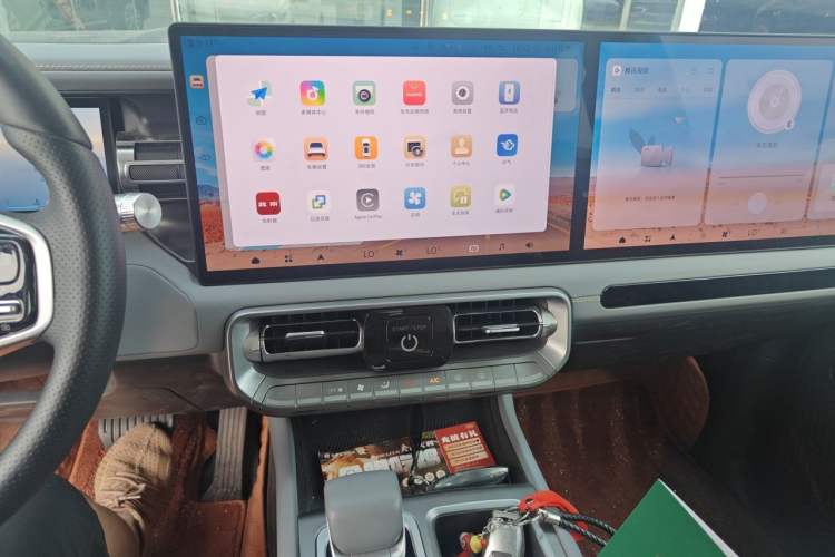 Used BAIC Off-Road BJ40 2026 2.0D Giant Screen Diesel Version Audio And AC Panel