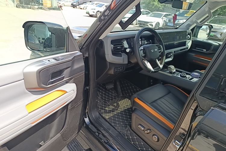 Used BAIC Off-Road BJ40 2026 Model 2.0T Gasoline Standard Edition Driver Seat